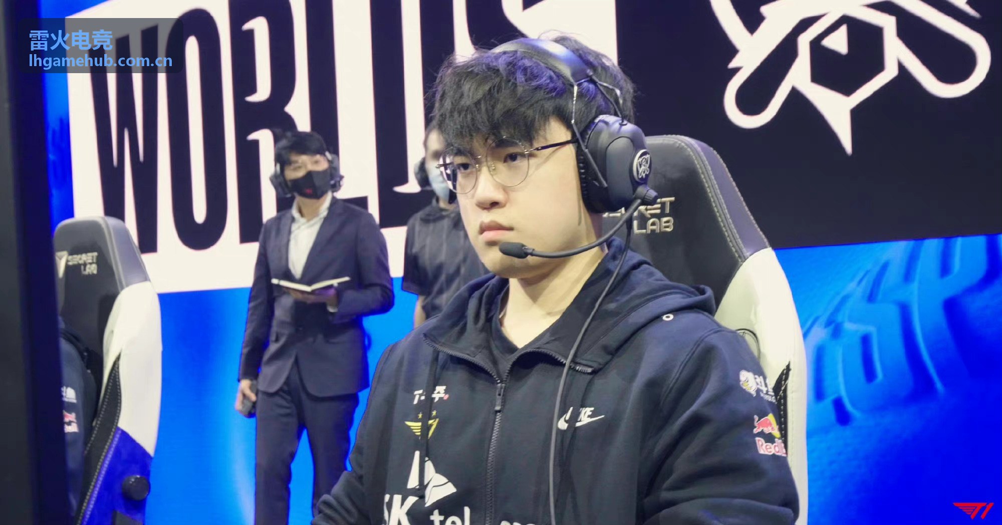 雷火电竞射手对线与后期站位攻略